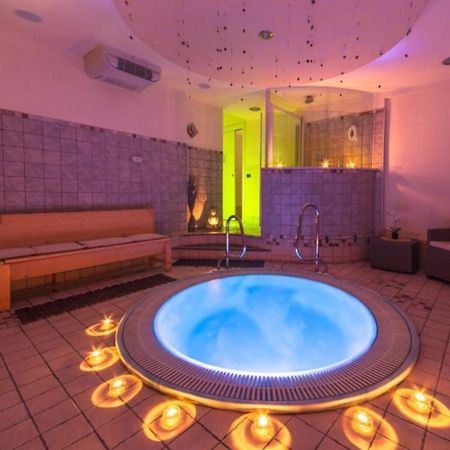 Hotel Valparaiso Ρίμινι Εξωτερικό φωτογραφία
