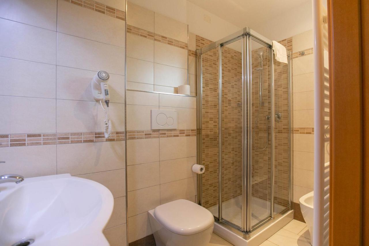 Hotel Valparaiso Ρίμινι Εξωτερικό φωτογραφία