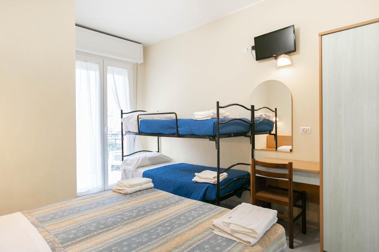 Hotel Valparaiso Ρίμινι Εξωτερικό φωτογραφία