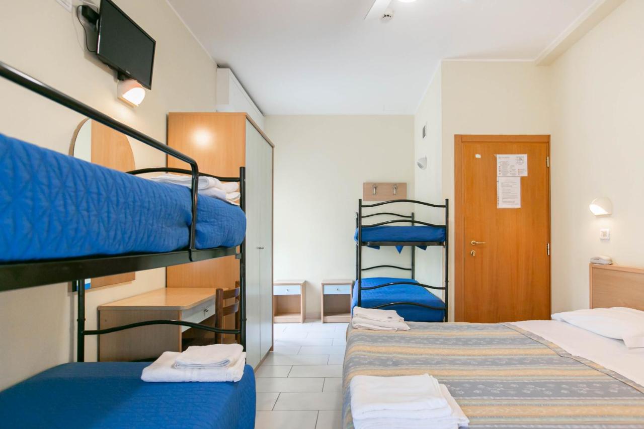 Hotel Valparaiso Ρίμινι Εξωτερικό φωτογραφία