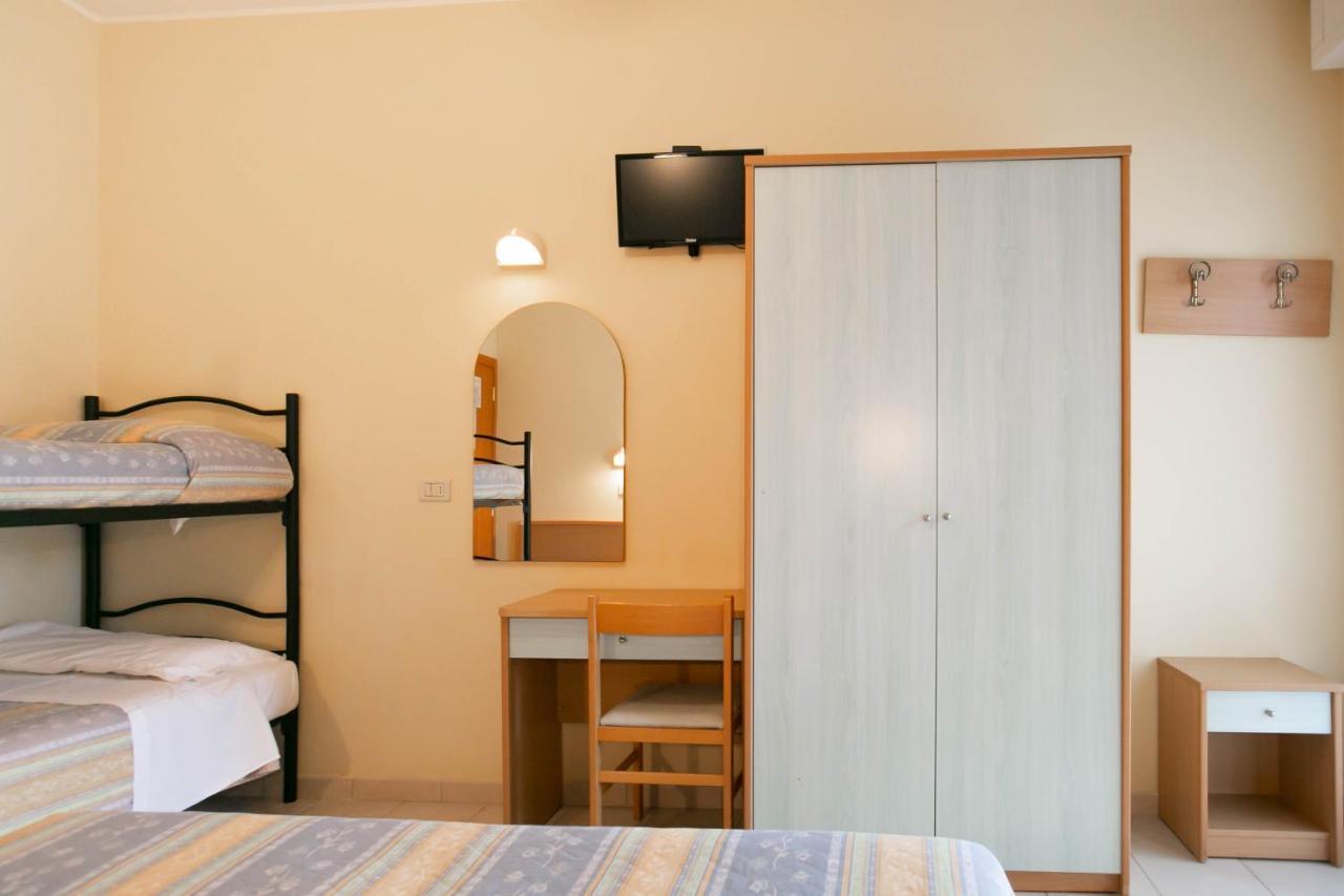 Hotel Valparaiso Ρίμινι Εξωτερικό φωτογραφία