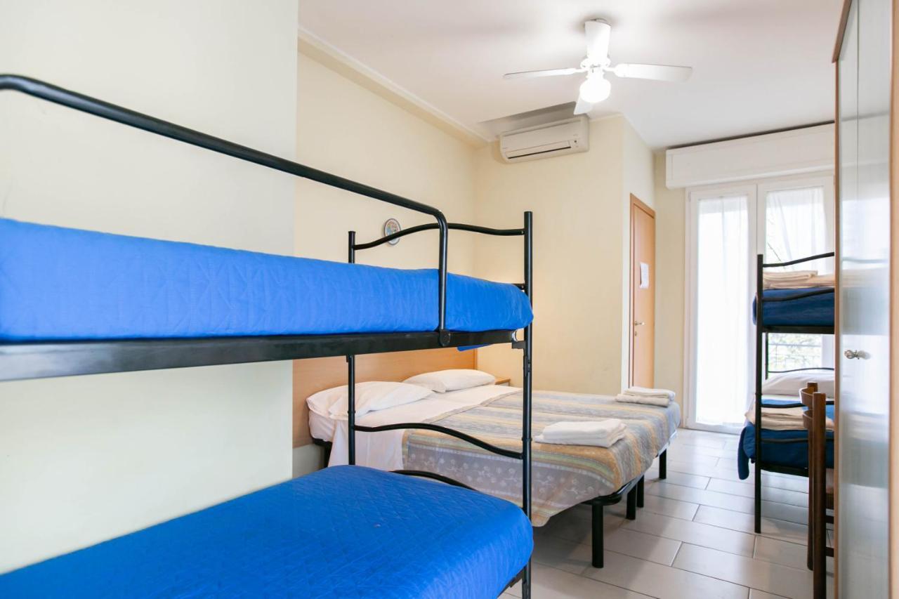 Hotel Valparaiso Ρίμινι Εξωτερικό φωτογραφία