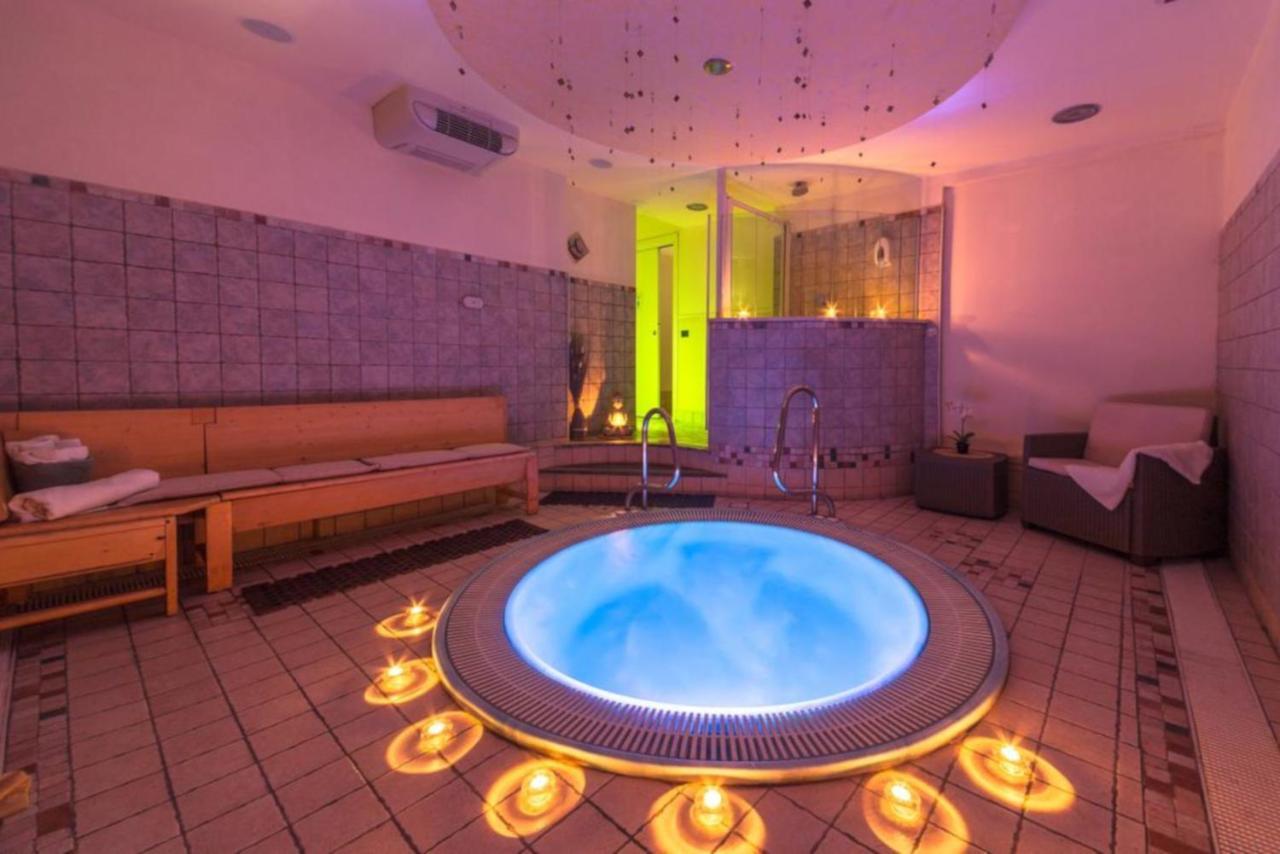 Hotel Valparaiso Ρίμινι Εξωτερικό φωτογραφία