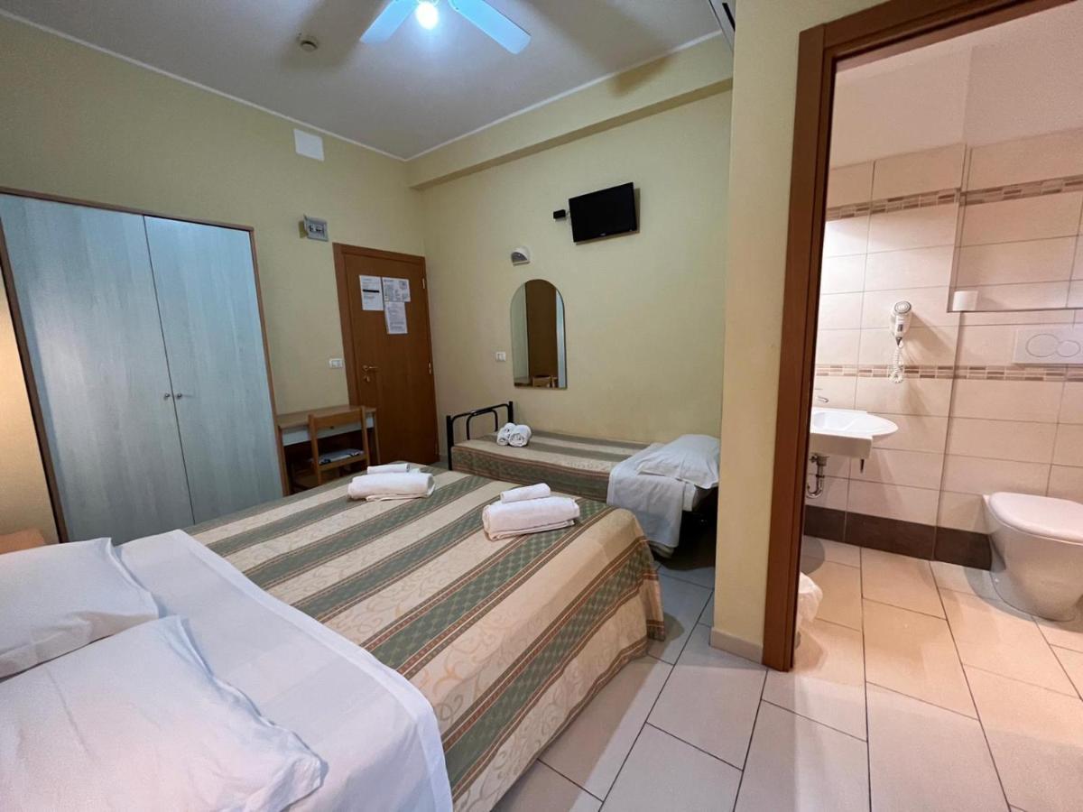 Hotel Valparaiso Ρίμινι Εξωτερικό φωτογραφία