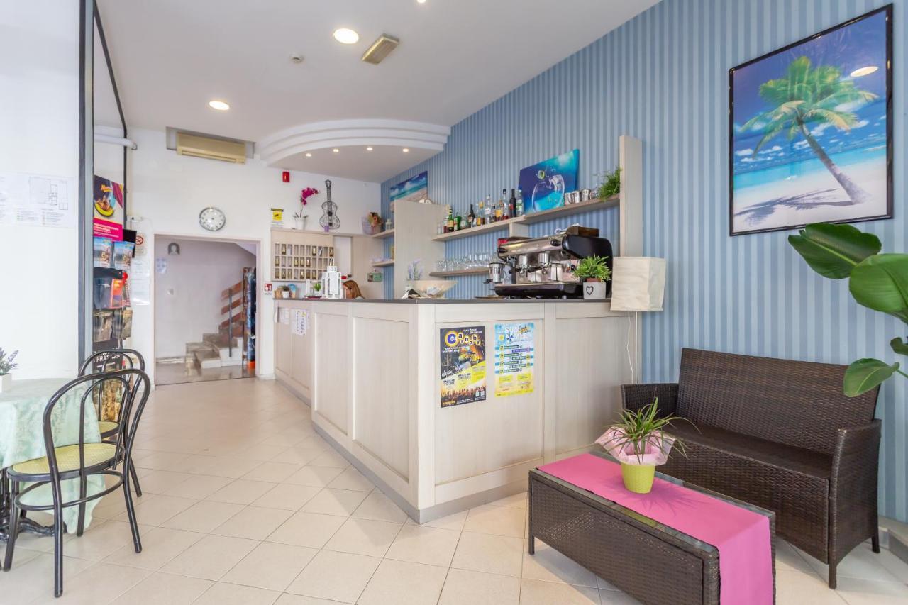 Hotel Valparaiso Ρίμινι Εξωτερικό φωτογραφία
