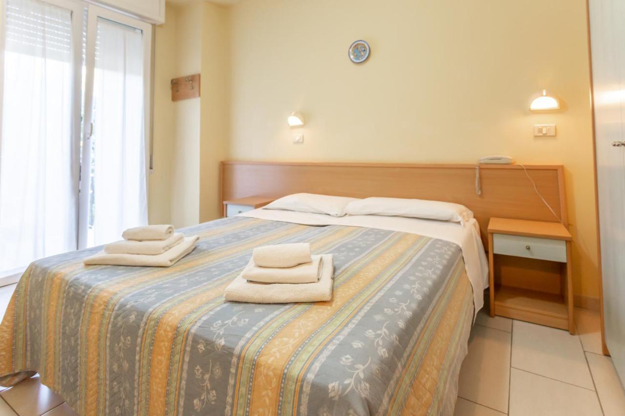 Hotel Valparaiso Ρίμινι Εξωτερικό φωτογραφία