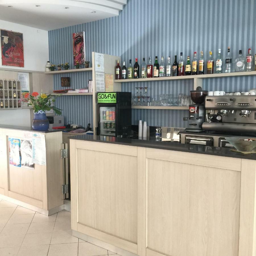 Hotel Valparaiso Ρίμινι Εξωτερικό φωτογραφία