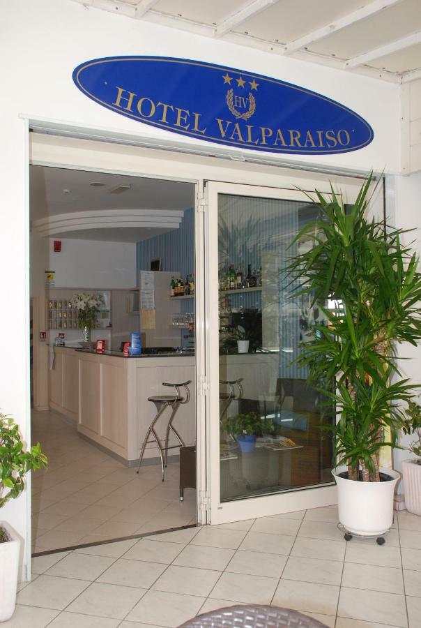 Hotel Valparaiso Ρίμινι Εξωτερικό φωτογραφία