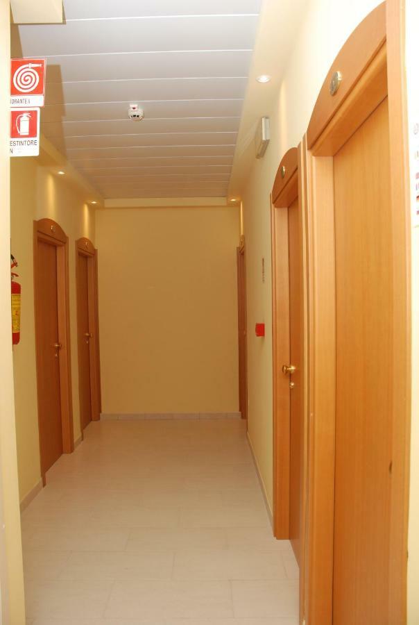 Hotel Valparaiso Ρίμινι Εξωτερικό φωτογραφία