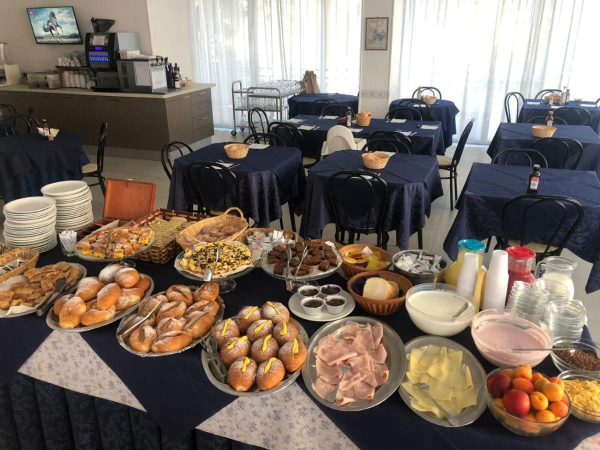 Hotel Valparaiso Ρίμινι Εξωτερικό φωτογραφία